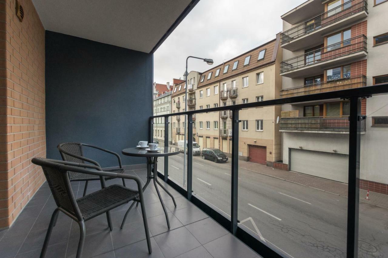 Manufaktura Praska Appartement Warschau Buitenkant foto